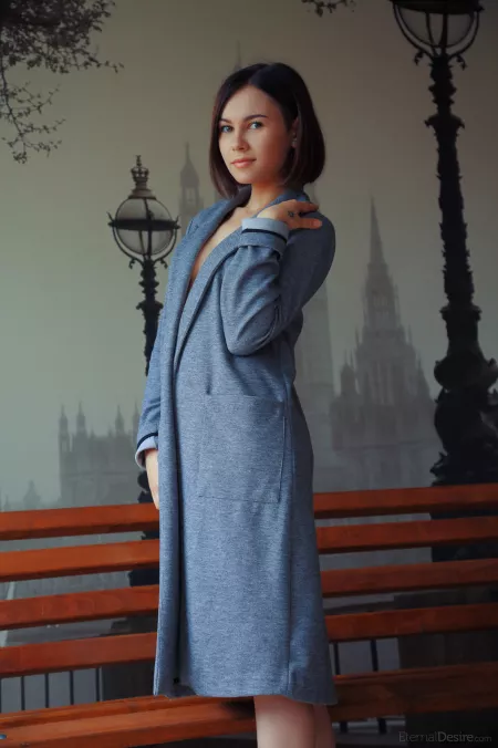 Изящная модель Алла: соблазнительная элегантность