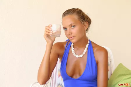 Счастливое веселье домашней эротики с Катей Кловер